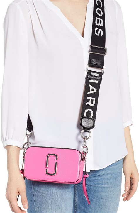 marc jacobs cross body strap.